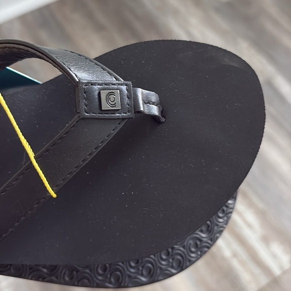 Cobian Skinny Bounce Black Flip Flops NWT size 8 - Picture 6 of 6